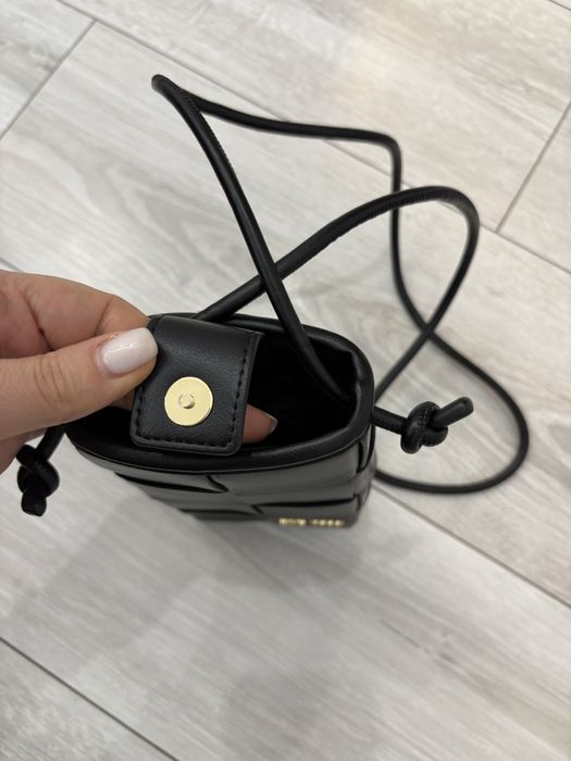 Чанта за телефон Gino Rossi