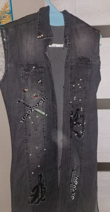 Продам стильные джинсовые рубашку и безруковку