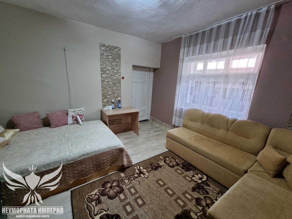 Продавам къща 225РЗП с 266 кв.м. двор в с.Забърдо обл.Смолян