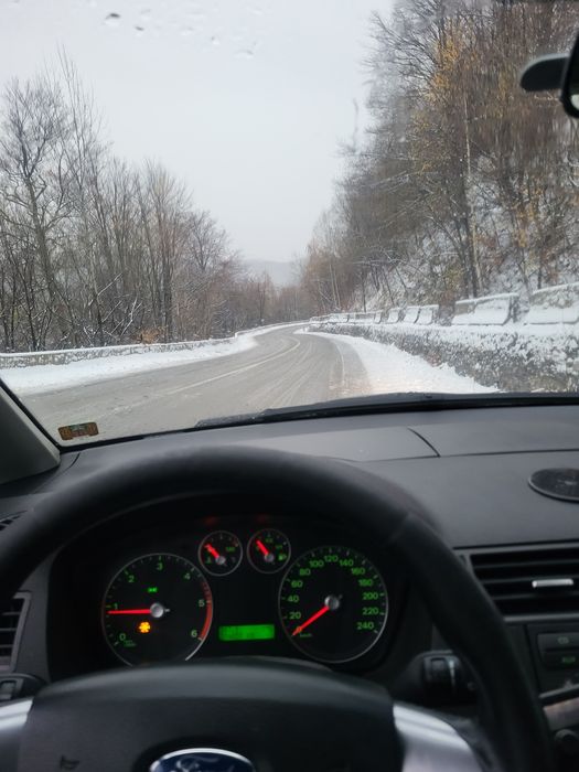 Vand ford c max  sa schimb