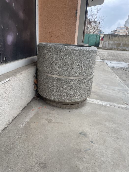 Бетонени кашпи енчо енчев номер 22