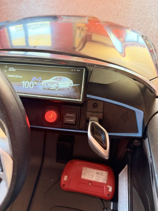 Акумулаторна кола bmw i4