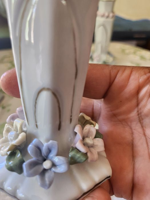 Малки порцеланови вазички