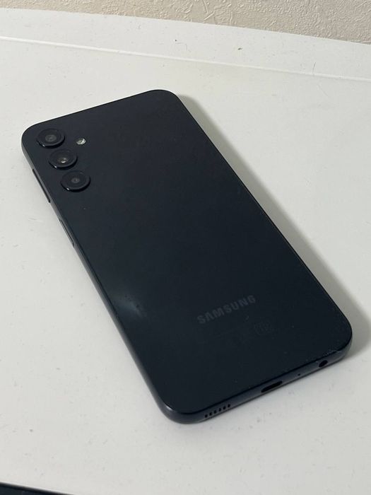 Samsung a24  б/у