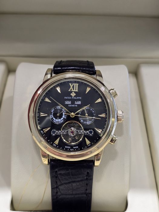 Продам классические золотые часы 585 пробы, новые в плёнках