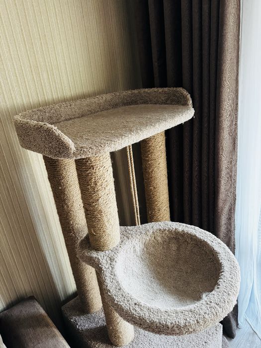 Домик для кошек большой