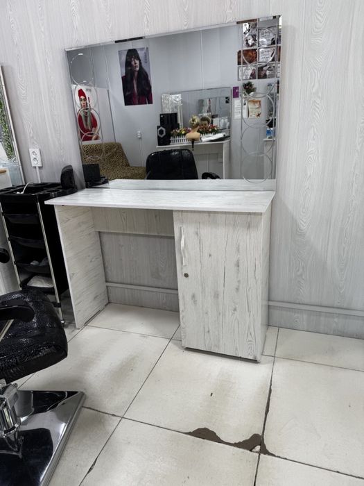 Vetrina prilavka sotiladi narxini kelishamiz kelishib bervoramiz