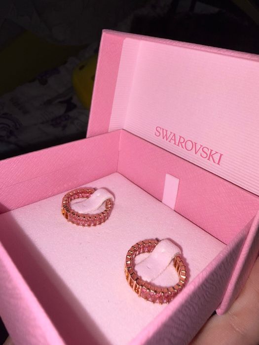 Продавам обици Swarovski