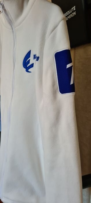 Продам кофту на флисе