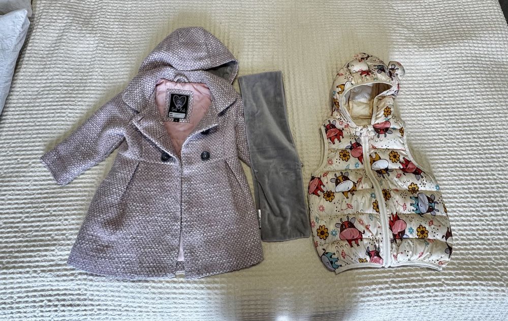 Продам пальто на девочку и жилетку