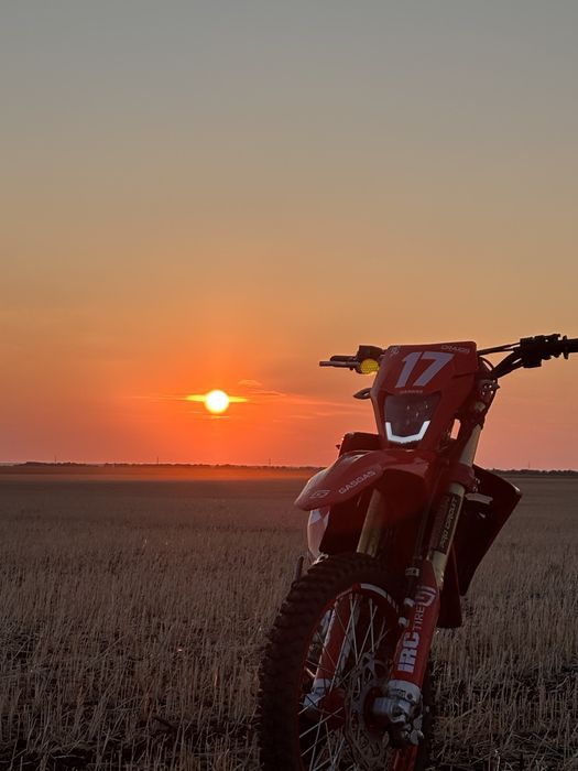 Продам эндуро 300
