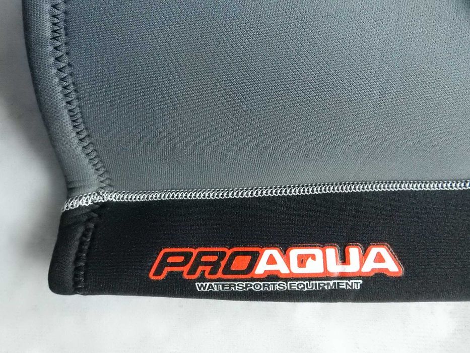 Costum scafandru neopren ProAqua Watersports Equipment; 10 ani.