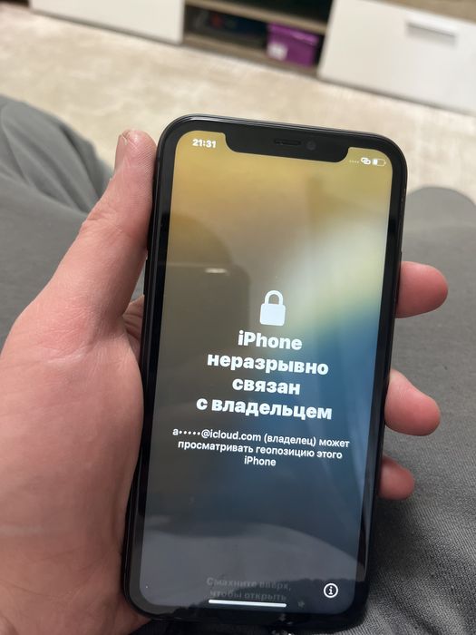 Продам айфон 11 на запчасти