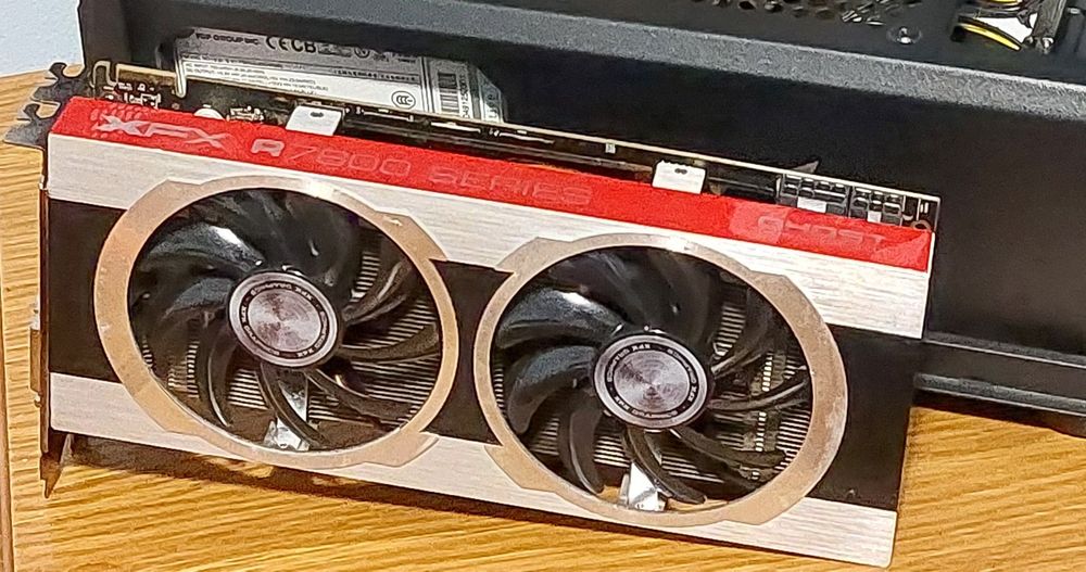 Placa video DEFECTA Radeon XFX HD 7870 2GB Gddr5 256 bit