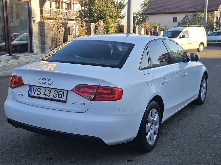 Audi a4 2.0 tdi 140 cp, an fab.  2009