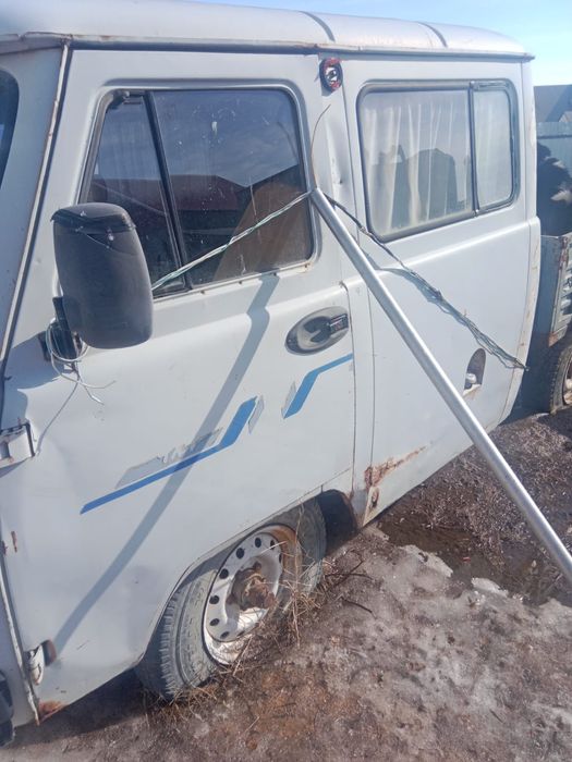 Продам УАЗ 2000 года