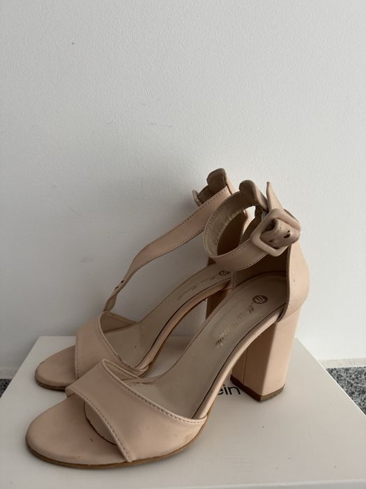 Продавам различни токчета за всяка цена