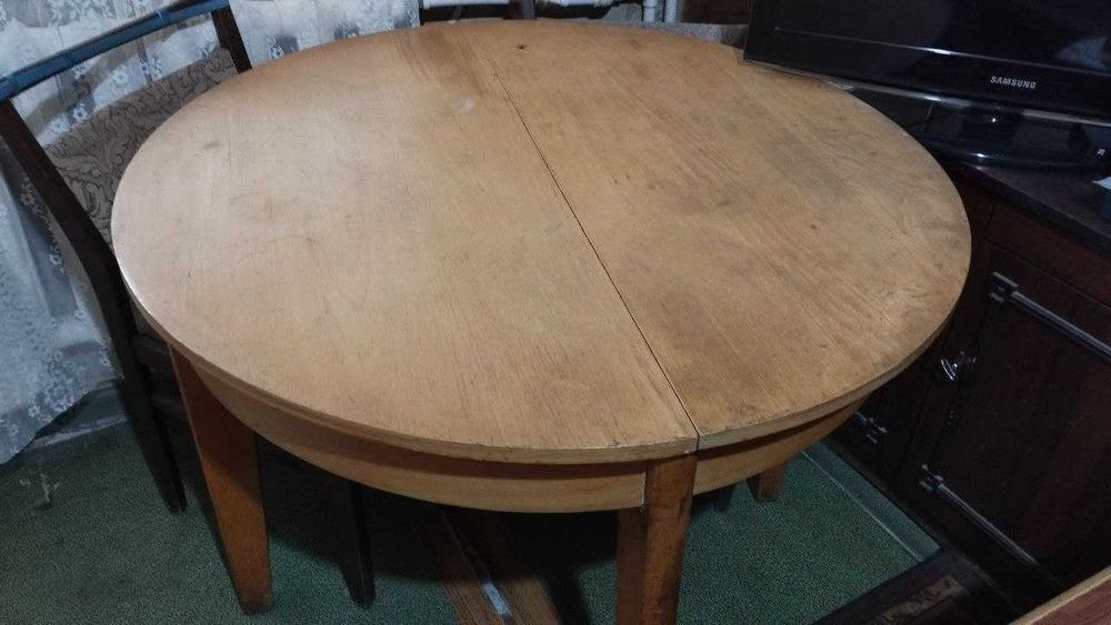 Продаётся раздвижной стол из дерева