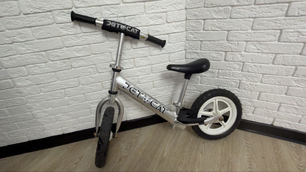 Беговел JET CAT Sport SLT EVA