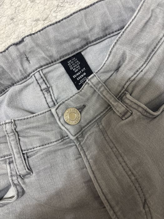 Джинсы на мальчика 9-10 лет