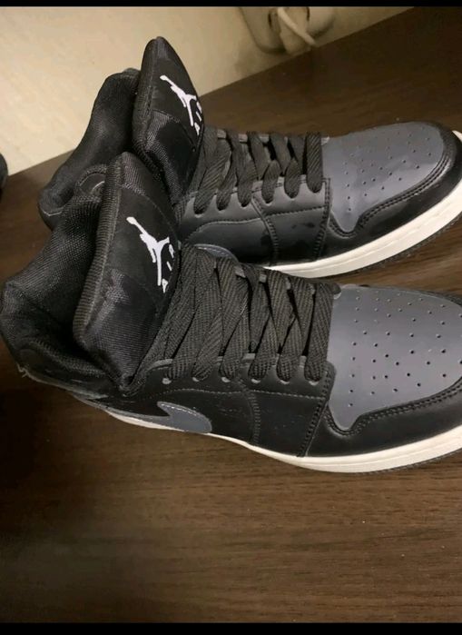 Кросовки на весну.Для мальчиков и девочек.оригинальные.39 размер.