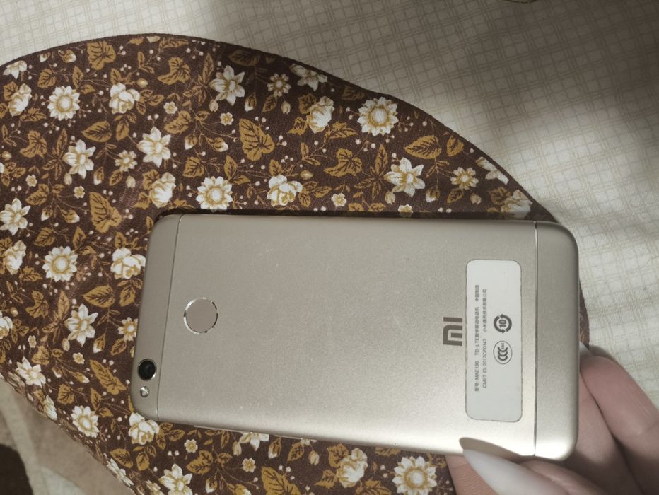 Телефон Xiaomi Redmi 4X