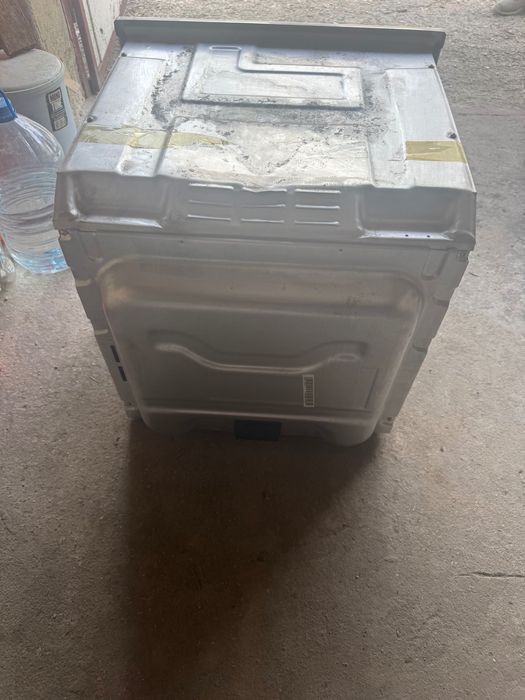 Фурна за вграждане Индезит