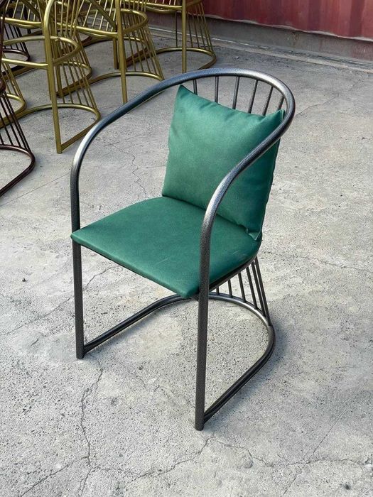 Хар хил турдаги Стол стуллар.