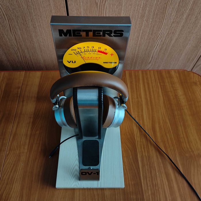 Casti Ashdown Meters OV-1 cu vumetre reale
