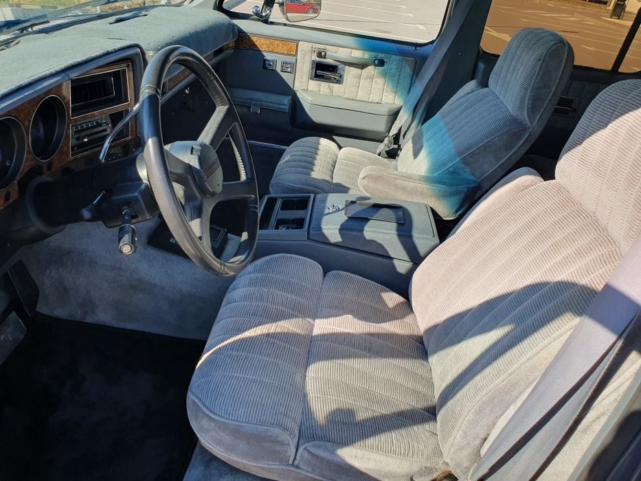 Chevrolet Suburban V2500, motor Corvette  V8 5,7L