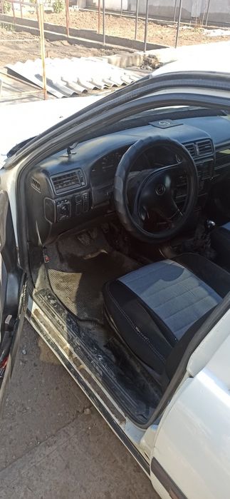 Опель вектра  а 1995