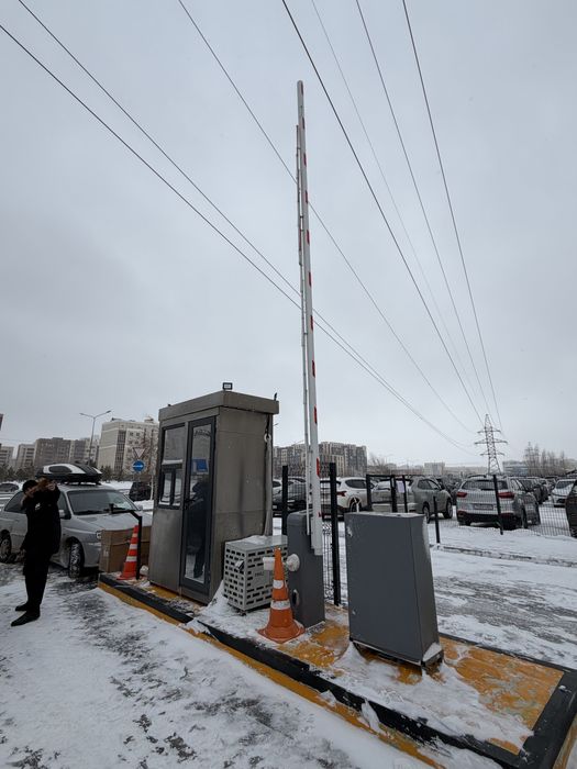 Шлагбаум DoorHan в хорошем состоянии