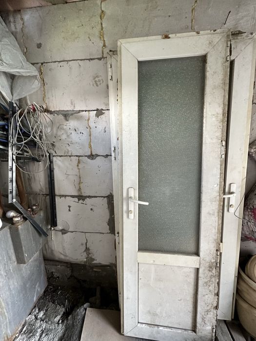 Пластиковые двери