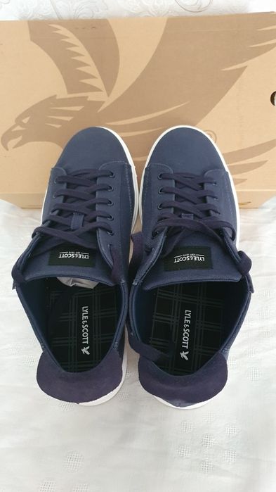 Продам мужские кроссовки