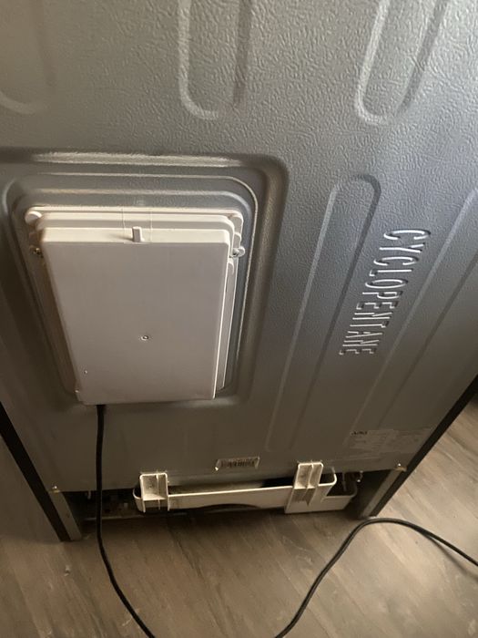 Холодильник черный