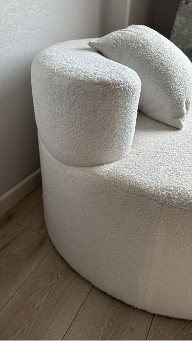 Продам кресло белого цвета