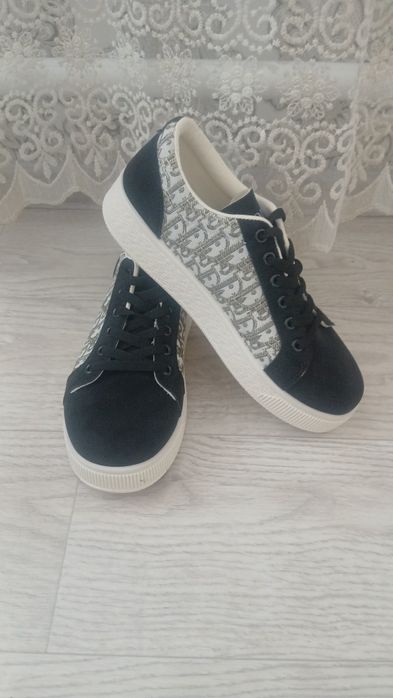 Продам обувь новые