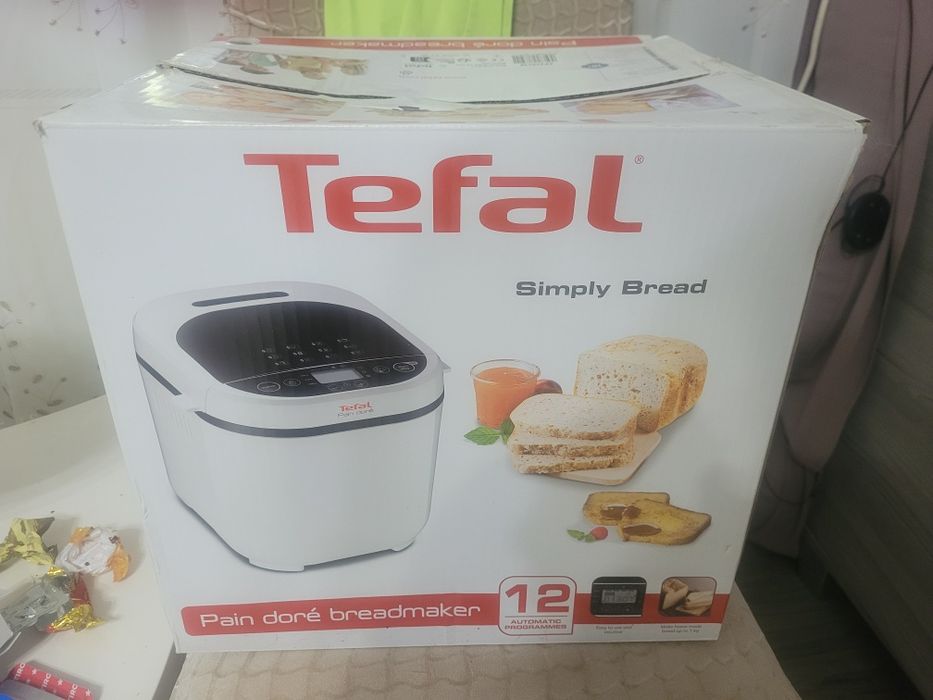 Masina de paine Tefal Pain Doré PF210138, 700 W, 1000 g, 12 programe, 3setari, alb/ negru