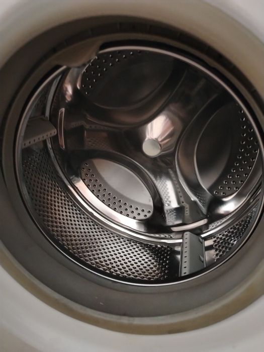 Продам стиральную машину Indesit