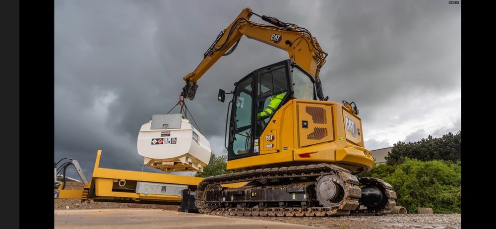Închiriere Buldoexcavator Caterpillar 428 | Servicii Profesionale/ Parcuri  fotovoltaice