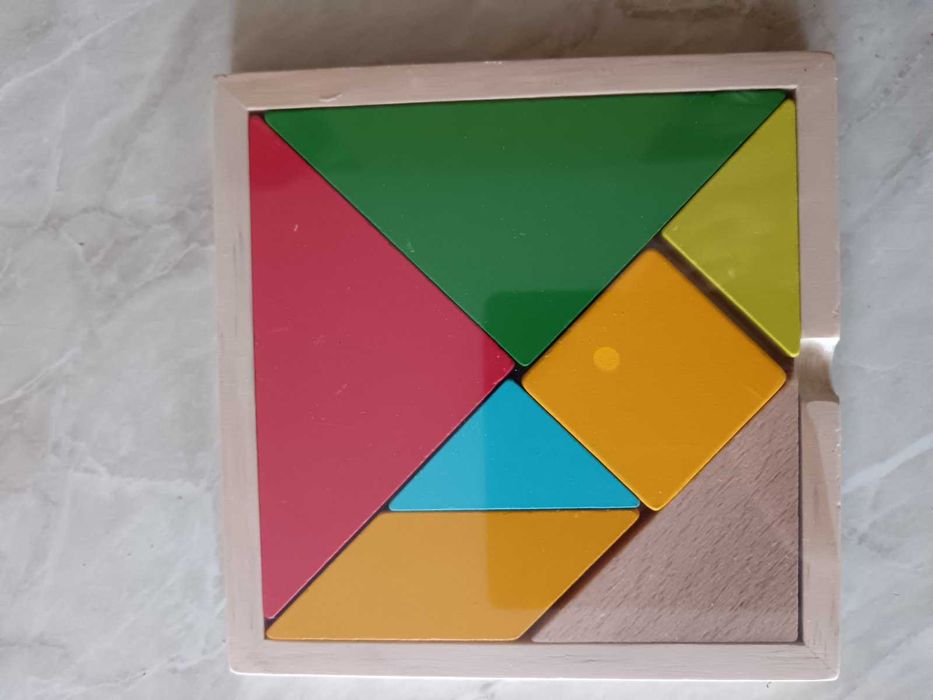 Коледна дървена LED декорация.Дървени дъски и пъзел Танграм -Монтесори