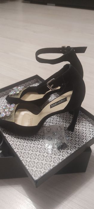 Продам босоножки