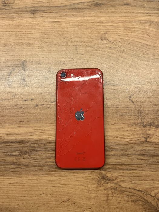 продам iPhone se 2020