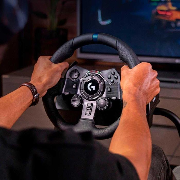 Игровой руль Logitech G923 Передаёт Вибрации Двигателя. Есть доставка