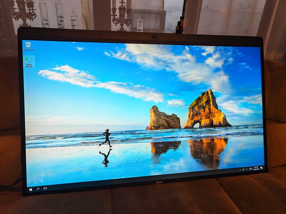 Pc all in one Monitor profesional cu touchscreen 140cm 55inch