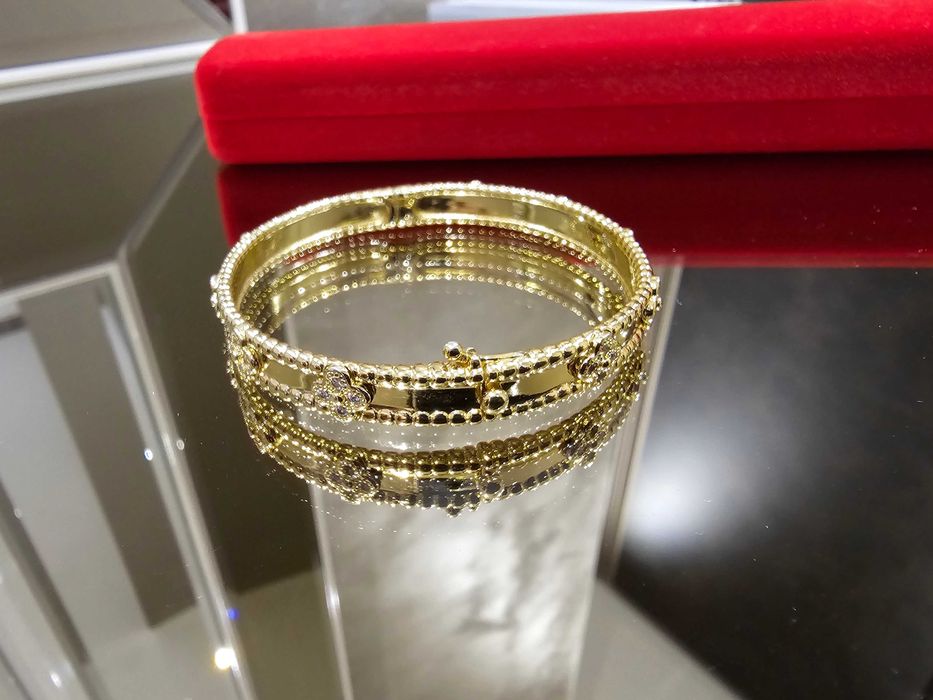 Van Cleef & Arpels VCA Gold Diamond Sweet Perlée Дамска Гривна