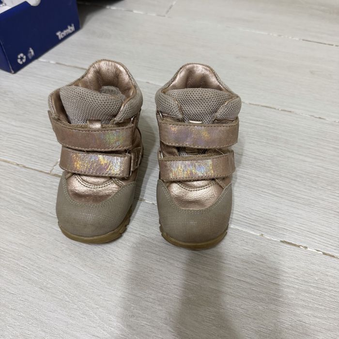 обувь на девочку 23-24 размеры