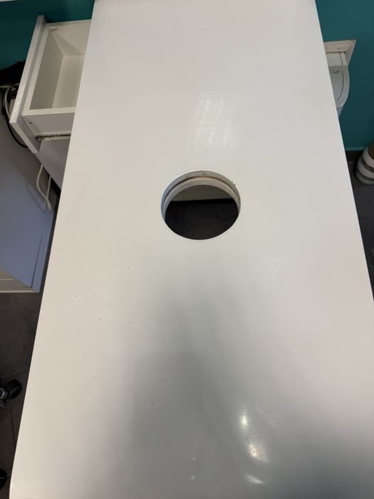 Бюро със стелаж за маникюр