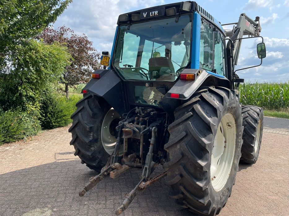 Tractor Valtra 6300 cu încărcător frontal Maileux