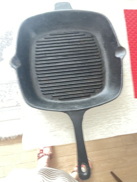 Скворода гриль, чугунь